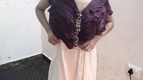 Gandi video dikha kar step sister ko Jabar dasti pela