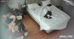 樂橙 超級長腿美女37號籃球寶貝被人打樁了 沙發上操完又抱到床上操 都操痙攣了 男人像暴力機器1