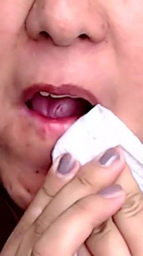 Lipstick, Kisses and Blowjobs