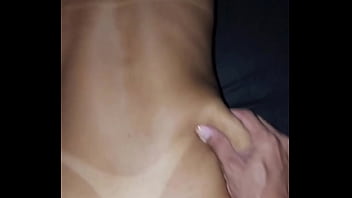 troca de casal na cabine da casa de swing os maridos trocaram as esposa e fizeram uma putaria