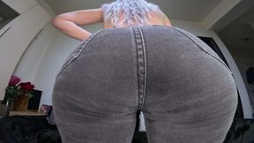 PAWG Farting in Black Jeans