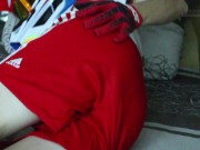 твинк дрочит утром в шлеме и кроссовках