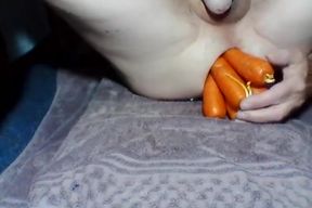 Eddy Loves Inserting Carrots In His Arse