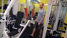 HUNT4K Cute girl instead of training has sex in gym with rich hunter