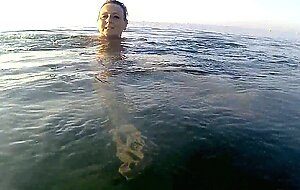 Amazing public beach water fuck with underwater blowjob