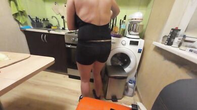 nextdoor girl dance at my kitchen before i fuck she's tight pussy