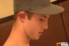 Twink with hat bangs a tattooed guy with shaved ass in bareback style