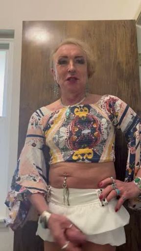 Sexy Bitch SaShulya. She wants to Fuck her Pussy