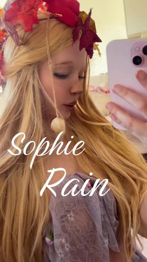 Sophie Rain takes on the challenge of pleasing herself with her curvy