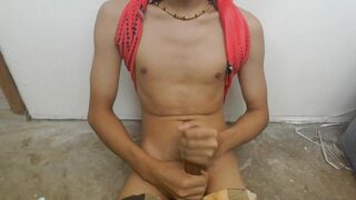 nagjakol sa bahay ni tropa sa sobrang libog. daming tamod na lumabas. tigas na tigas ang burat.