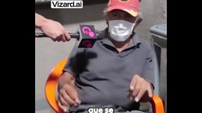 La dura realidad de un vendedor de peri&oacute_dicos #esfuerzo #chiclenoticias #historia #elchicletv #trabajo #sacrificio #atre ...