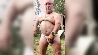 Hairy Daddy Bear Edges to Hands-Free Outdoor Climax