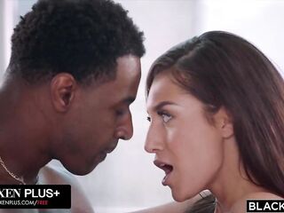 Blacked When Her Boyfriend Left This babe Went Str8 for the BBC