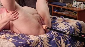 the girlfriend lifted her legs and spread them so that I fucked her with a sex machine