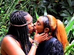 Natural Black BFFs Sucking Big Clit