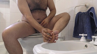 GG Feet, Cum and Flip-flops