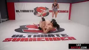 Bigass Darling fingering her wrestling bae