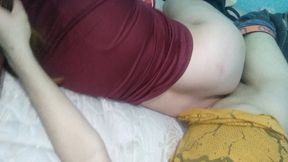 de lado acostados en la cama