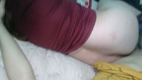 de lado acostados en la cama
