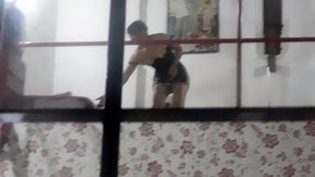 espiando a la vecina puta