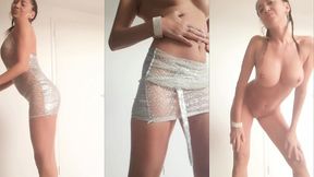 coucou,nouveau theme strass et paillettes !!!! decouvre mon strip-tease ...