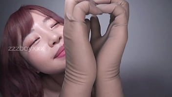 zzzboyxxx Japanese Beautiful Gal with gloves
