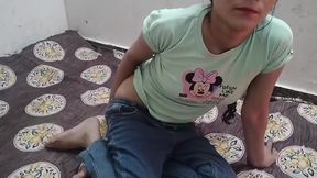 Soyi hui step sister ko paise dekar jabar dasti pela