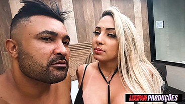 Loira da bunda grande sentando com vontade - Bruna Lambertine - Loupan Produções