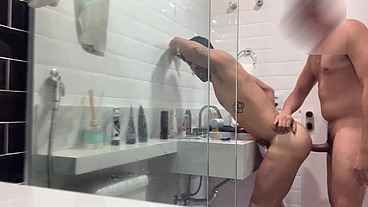 TOMANDO LEITADA DE MANHÃ CEDO