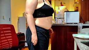 nicole s massive belly stuffing session 🍔🍟🤤