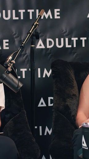 Scarlett Alexis & Anna Claire Clouds Pen*s Fingers & Mile High Club | the Adult Time Podcast