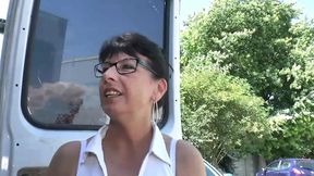 Tattooed milf pussy fucking in dogging position