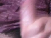 VERGA SABROSA PAJA DOS MANOS SHORT DEPORTE SEMEN JOVEN GIMIENDO / YOUNG BIG DICK CUM MOAN SPORT