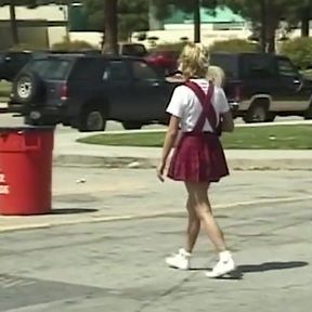 Coed Kelly Gets Her Pussy Licked and Fucked Outdoors