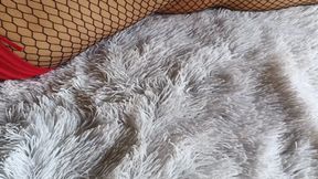 Large legs, wrinkled soles, pronounced arches and beautiful feet in fishnet stockings (3)