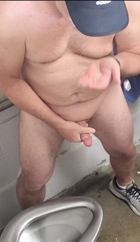 Swallowing my own cum in a public men&#039;s room