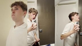 twink con fimosis se escapa de la comida familiar para masturbarse - video completo