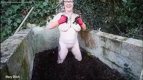 In Manure With Rubber Boots & Gloves Pt1 - MaryBitch