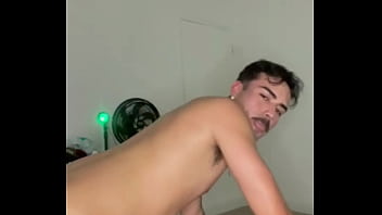 FUDENDO O NOVINHO QUE CONHECI NA BOATE