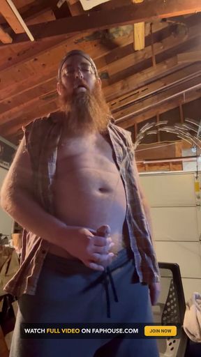 Casual Garage Pissing