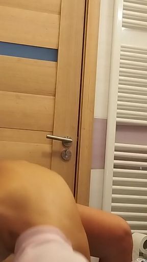 Amateur milf pussy, big ass, big tits. Sexy mom tries on pantyhose. Sexy brunette tries on clothes in fitting room.   Clip 3