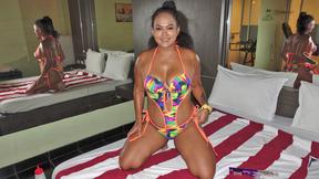 ”Charming Asian BBW babe gives amazing Thai massages to her customers”