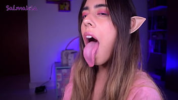 Long tongue close up