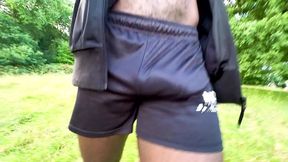 You got to love watching a man's bulge. I know I do.