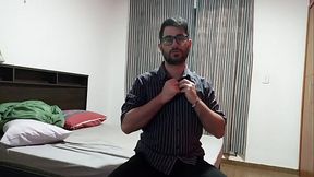 I arrived after a day of work at the office and masturbated a lot in front of the camera.