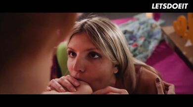 Spanish pornstar eats petite brunette out with taunting facesitting
