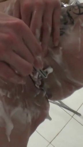 Mercedez Shaves