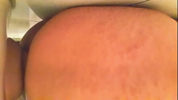 Orgasmo de pr&oacute_stata mientras me penetro otra vez en la posici&oacute_n que descubr&iacute_ en el sanitario