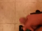 Hombre caliente se da placer un rato