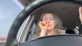 nose cleaning while driving mo